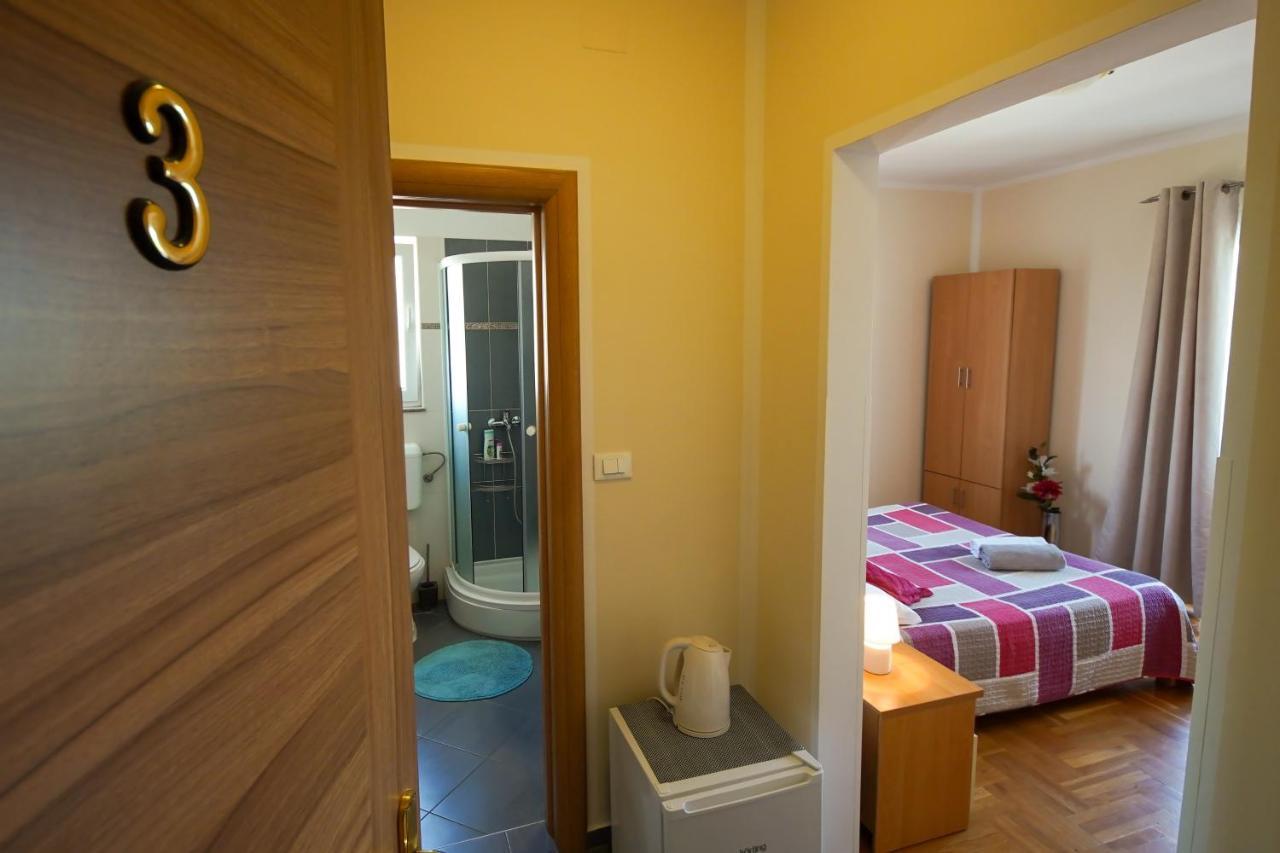 Guest Accommodation Slapovi Krke Lozovac Esterno foto