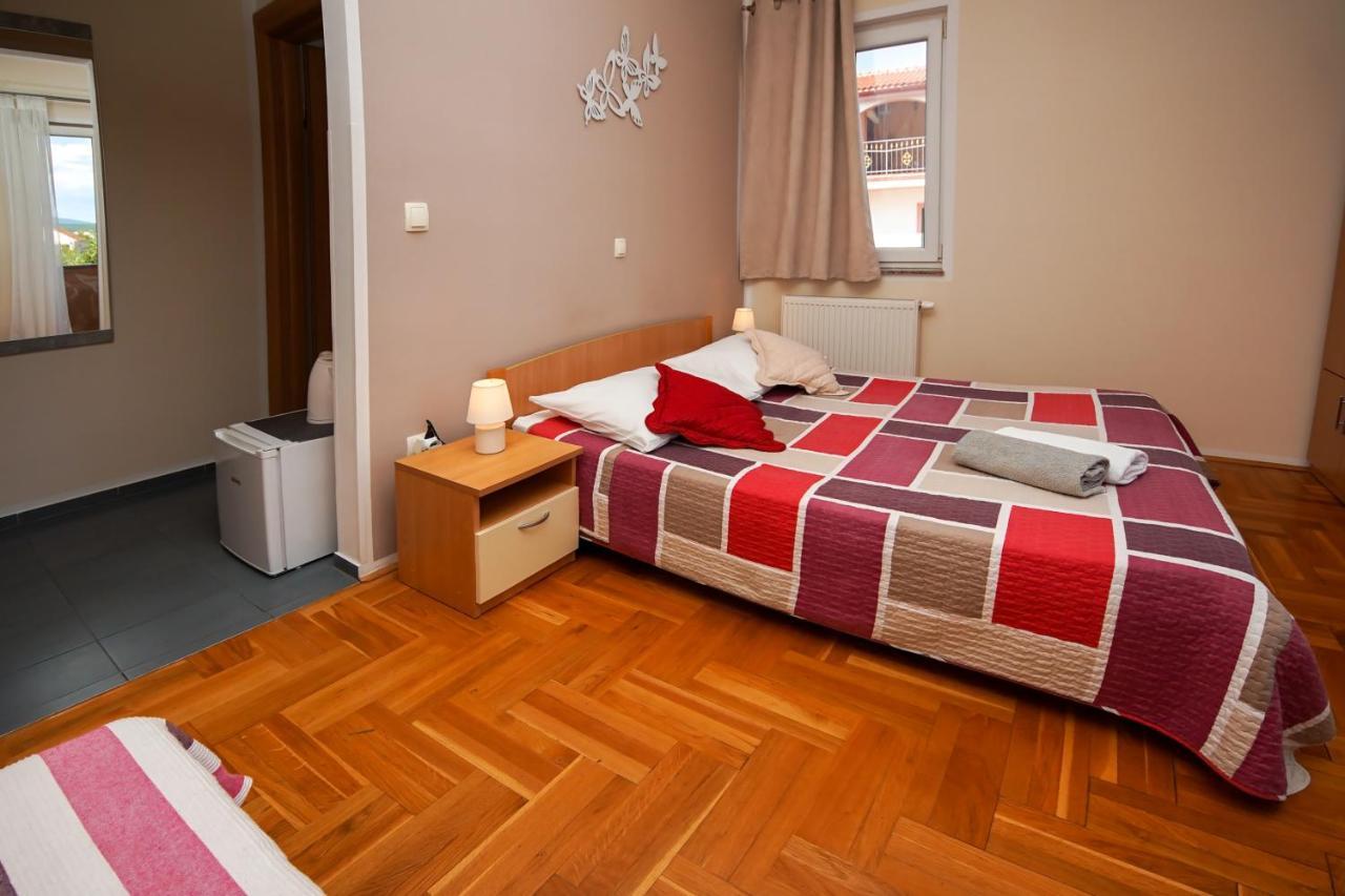 Guest Accommodation Slapovi Krke Lozovac Esterno foto