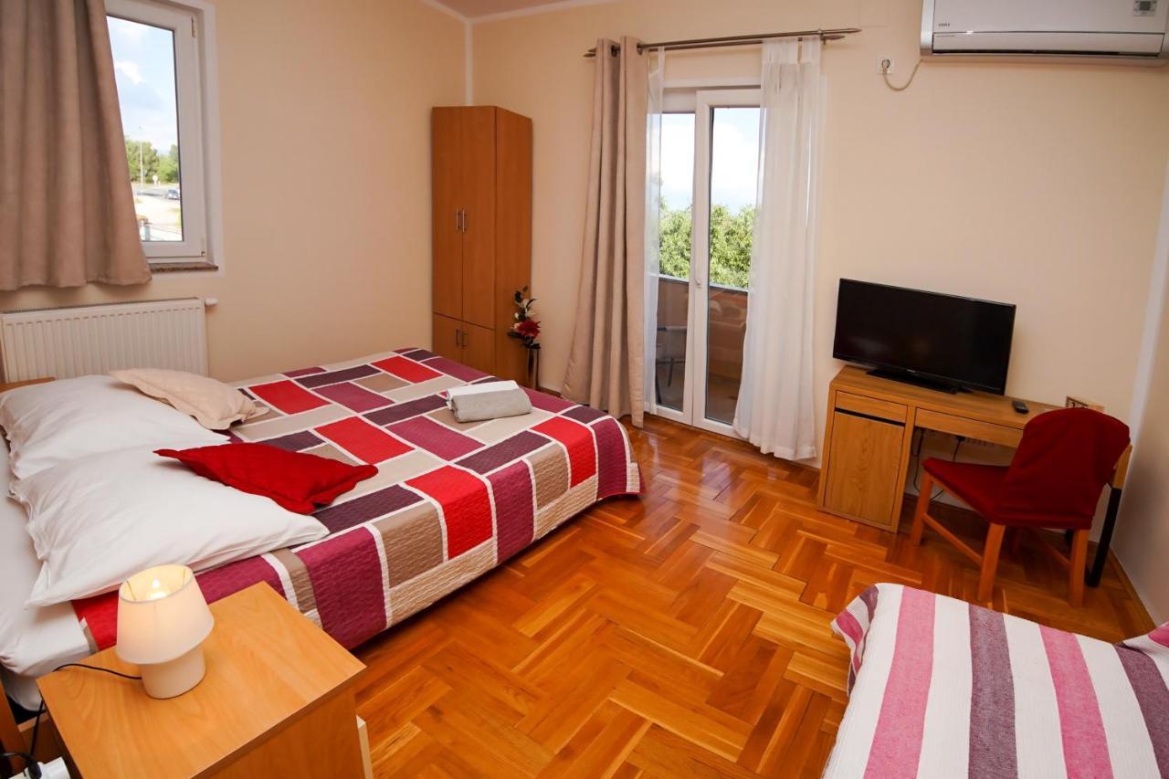 Guest Accommodation Slapovi Krke Lozovac Esterno foto